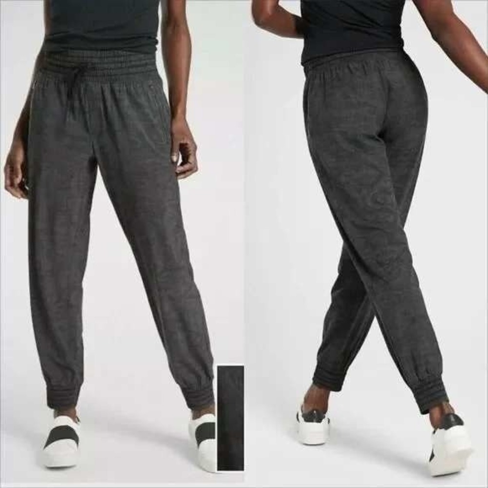 Athleta Caden Printed Jogger Pants Black Camo Smocked Waist Womens Size 14
